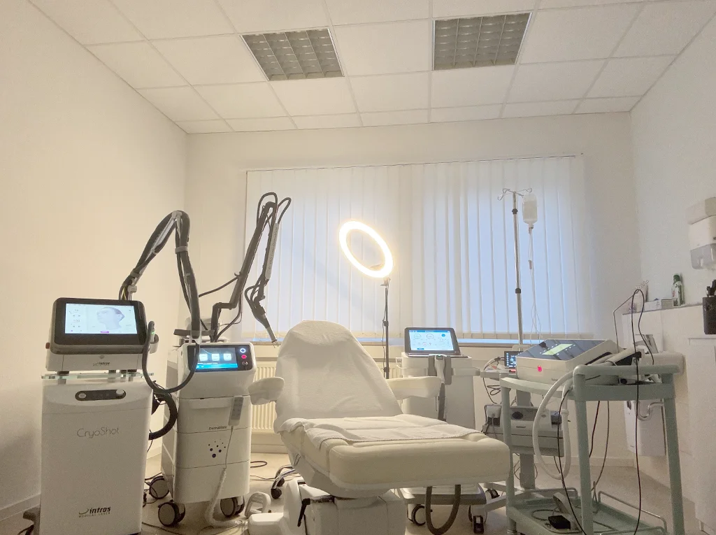 Modernes Lasersystem zur Behandlung von Pigmentstörungen in der Praxis Dr. Döbel